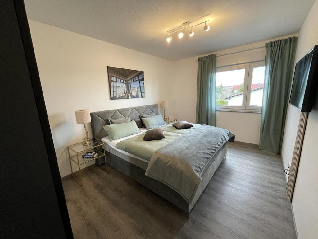 Exklusive Wohnung Zentral Mit Grossem Balkon Лосхайм Екстериор снимка