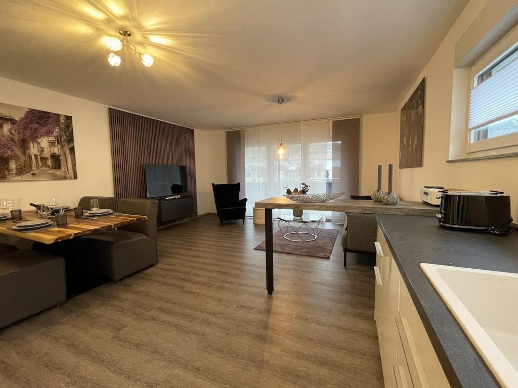 Exklusive Wohnung Zentral Mit Grossem Balkon Лосхайм Екстериор снимка