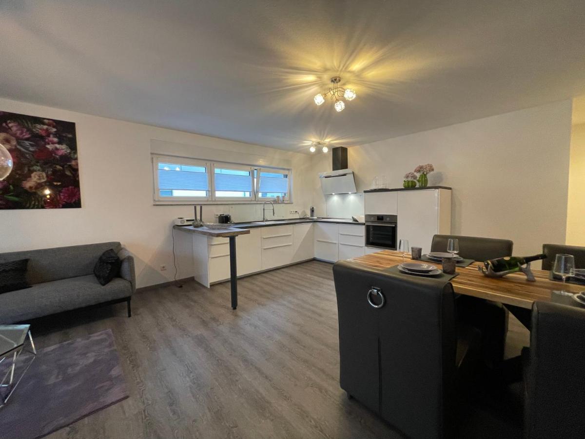 Exklusive Wohnung Zentral Mit Grossem Balkon Лосхайм Екстериор снимка
