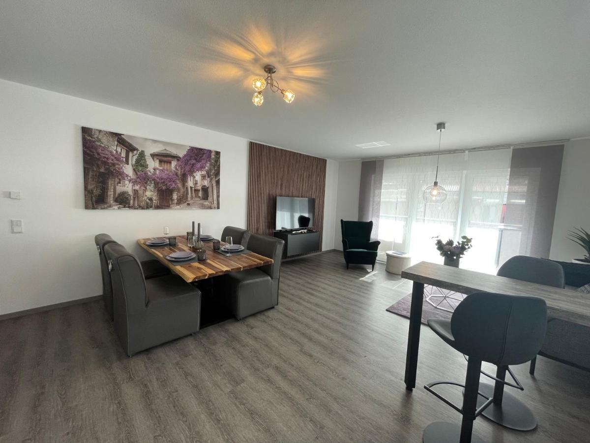 Exklusive Wohnung Zentral Mit Grossem Balkon Лосхайм Екстериор снимка